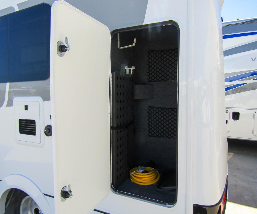 2026 Leisure Travel Vans WONDER — photo 27 view