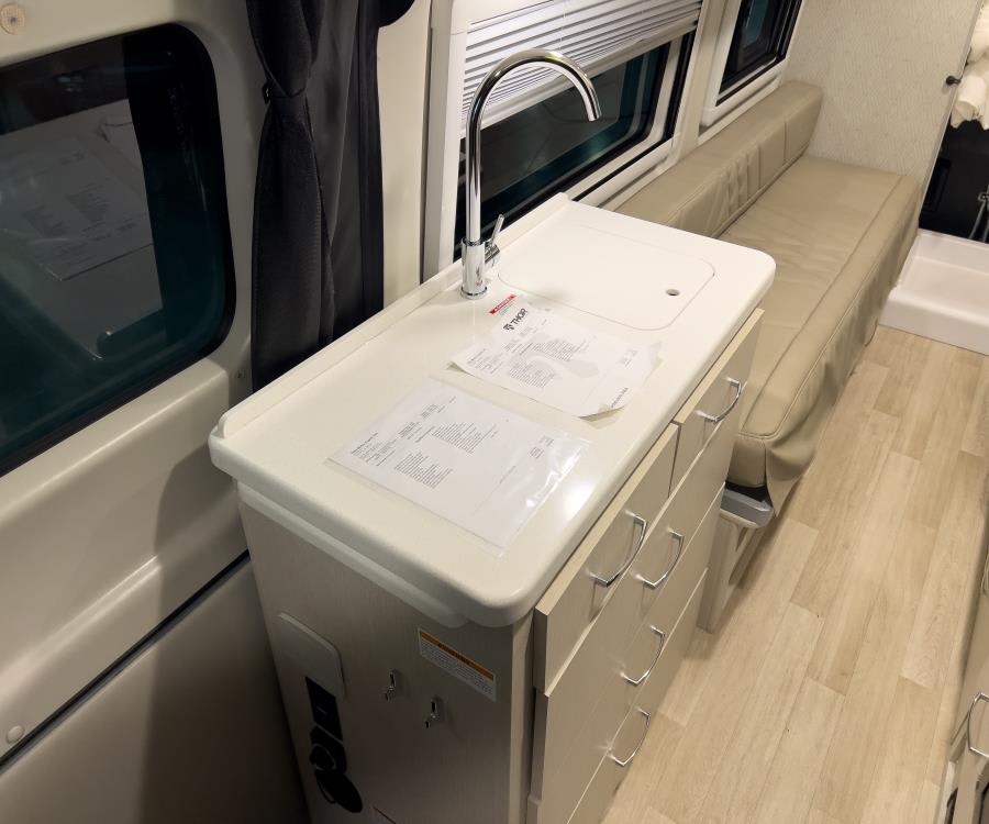2026 Thor Motor Coach TRANQUILITY — photo 11 view