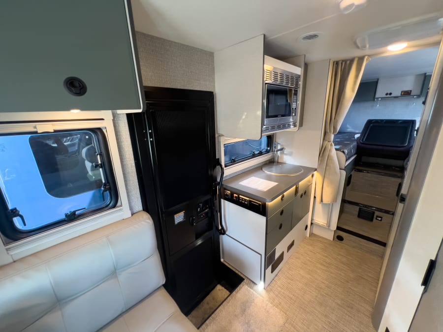 2026 Winnebago EKKO — photo 8 view