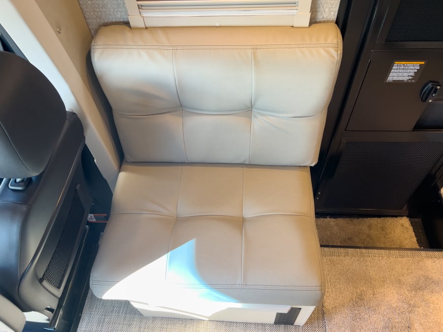 2026 Winnebago EKKO — photo 9 view