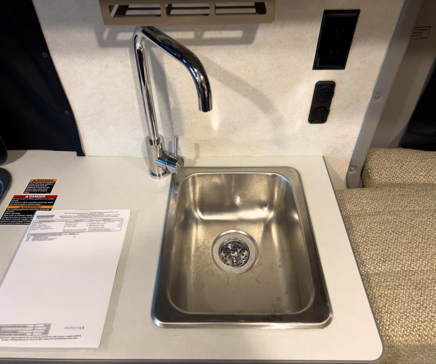 2026 Winnebago SOLIS — photo 12 view