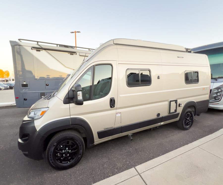 2026 Winnebago SOLIS — photo 18 view