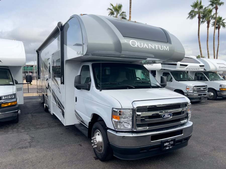 2026 Thor Motor Coach QUANTUM