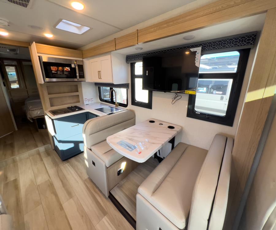 2026 Thor Motor Coach QUANTUM — photo 7 view