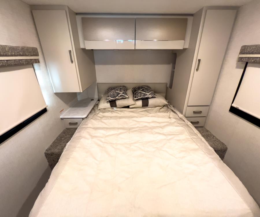 2026 Thor Motor Coach AXIS — photo 17 view