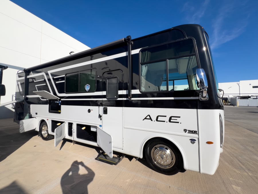 2026 Thor Motor Coach ACE — photo 21 view