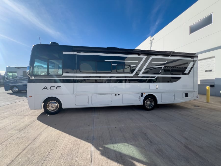 2026 Thor Motor Coach ACE — photo 28 view