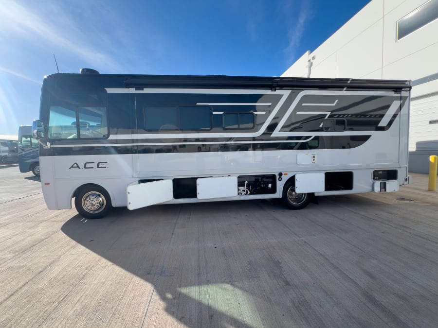 2026 Thor Motor Coach ACE — photo 29 view
