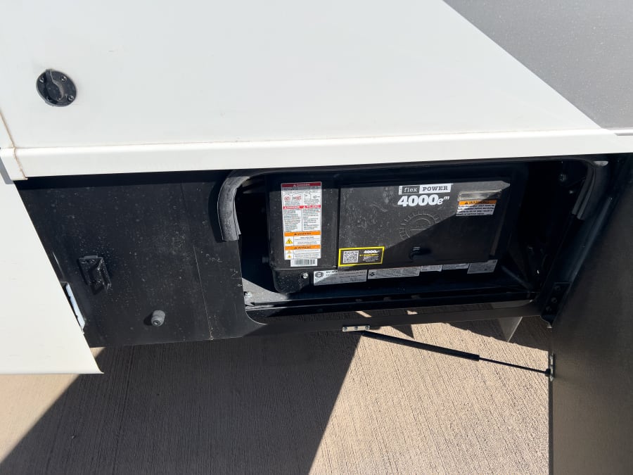 2026 Thor Motor Coach DELANO — photo 22 view