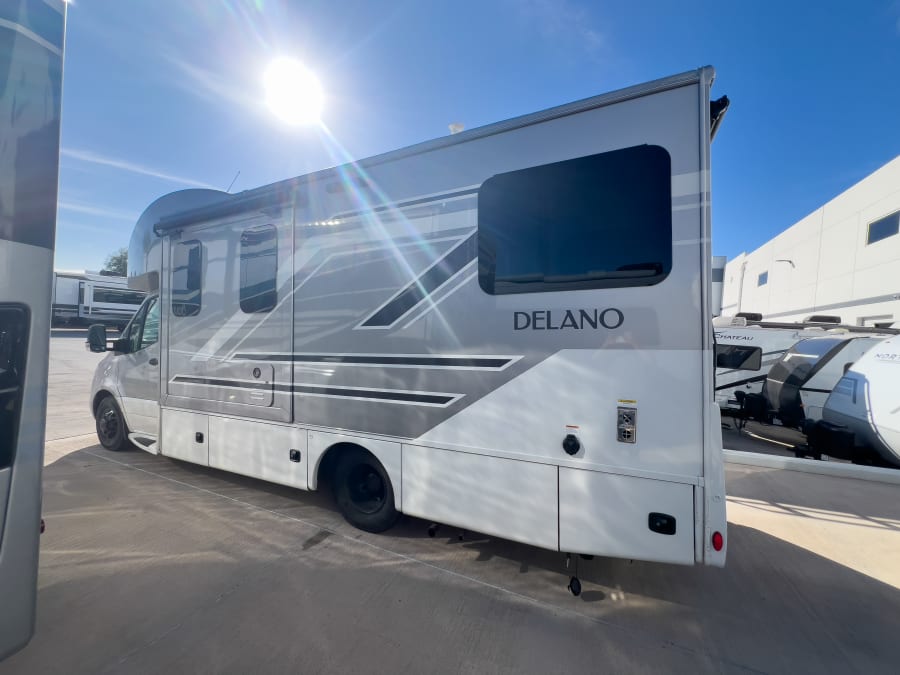 2026 Thor Motor Coach DELANO — photo 24 view