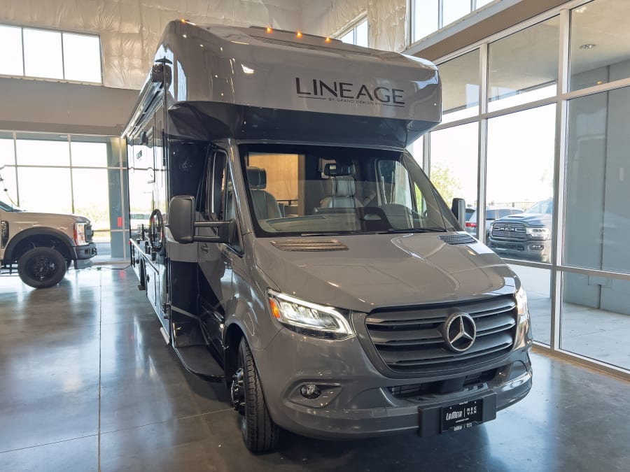 2026 Grand Design LINEAGE SERIES M