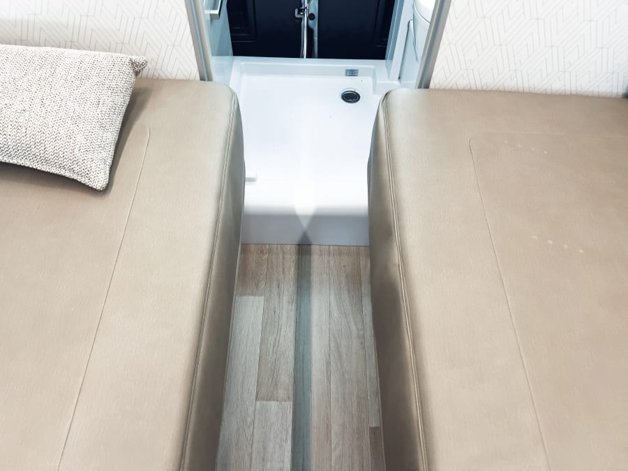 2027 Thor Motor Coach TRANQUILITY — photo 13 view