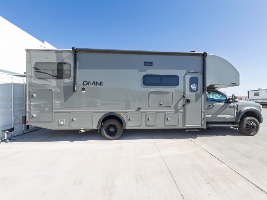 2027 Thor Motor Coach OMNI TRAIL — photo 27 view