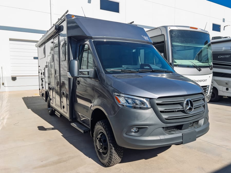 2027 Winnebago EKKO