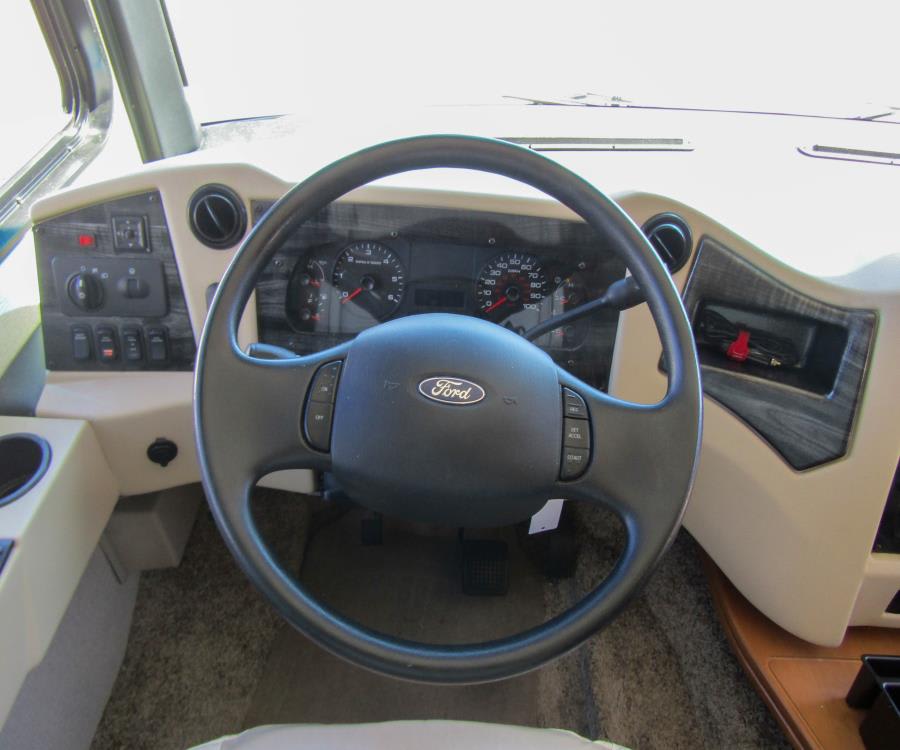 2018 Newmar BAY STAR — rear three-quarter view