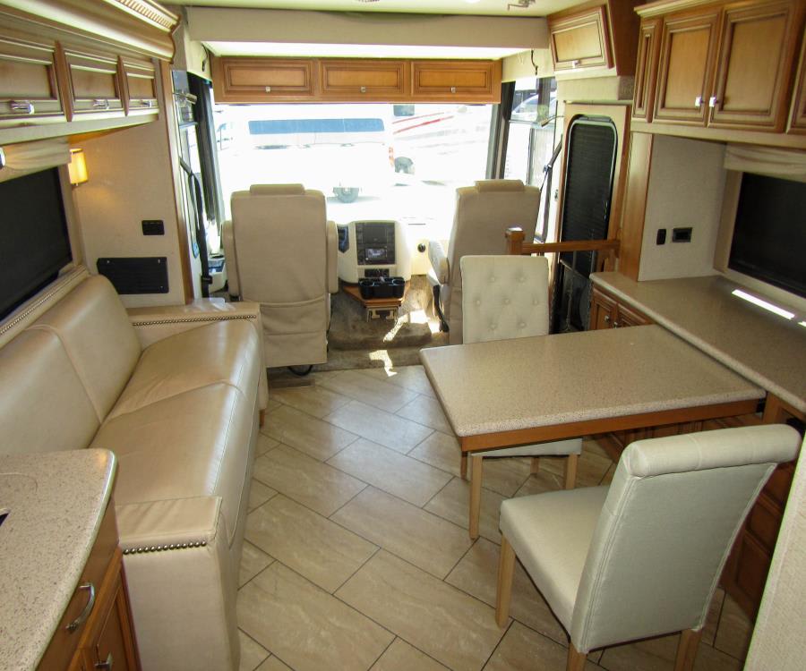 2018 Newmar BAY STAR — interior view