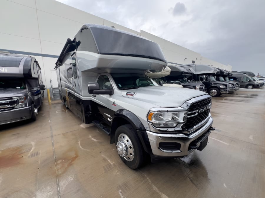 2024 Winnebago ISATA SERIES 5