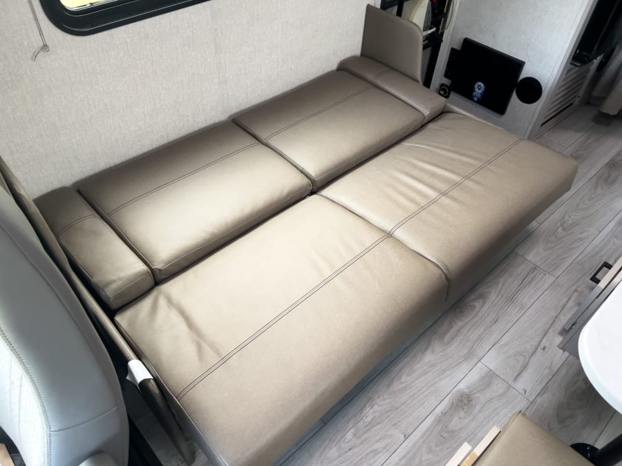 2025 Coachmen FREELANDER — photo 11 view