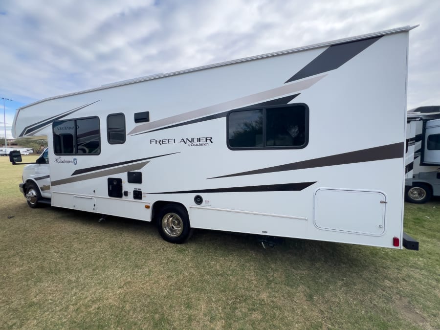 2025 Coachmen FREELANDER — photo 24 view