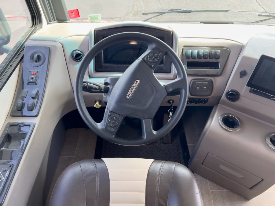 2021 Coachmen SPORTSCOACH — rear three-quarter view