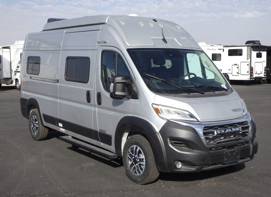 2025 Winnebago SOLIS