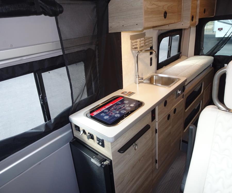2025 Winnebago SOLIS — photo 7 view