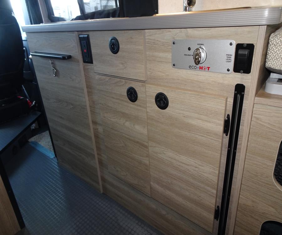 2025 Winnebago SOLIS — photo 11 view