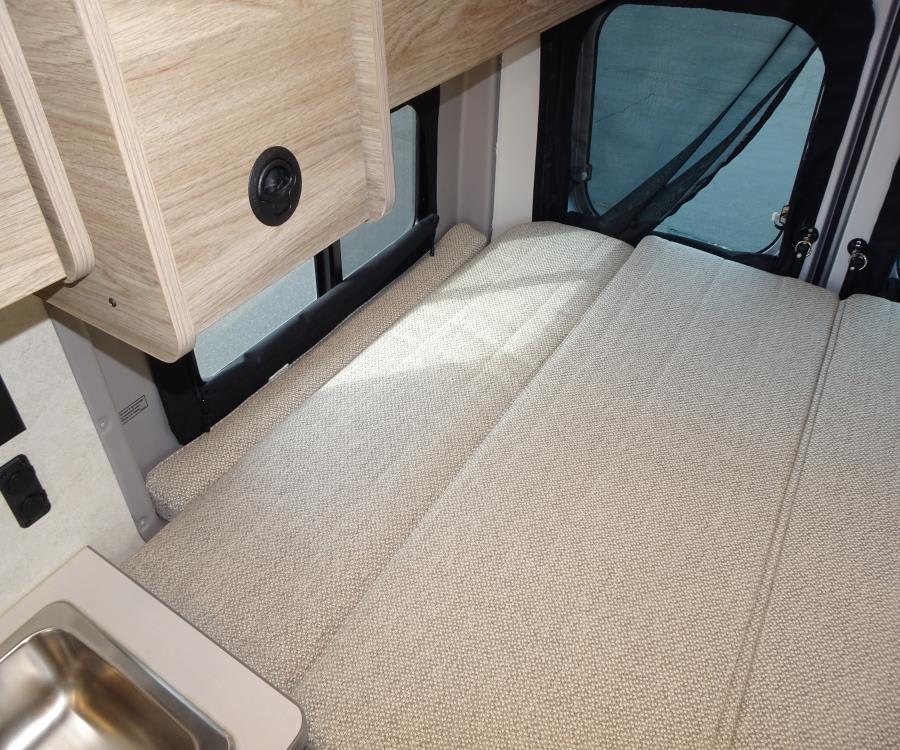 2025 Winnebago SOLIS — photo 18 view