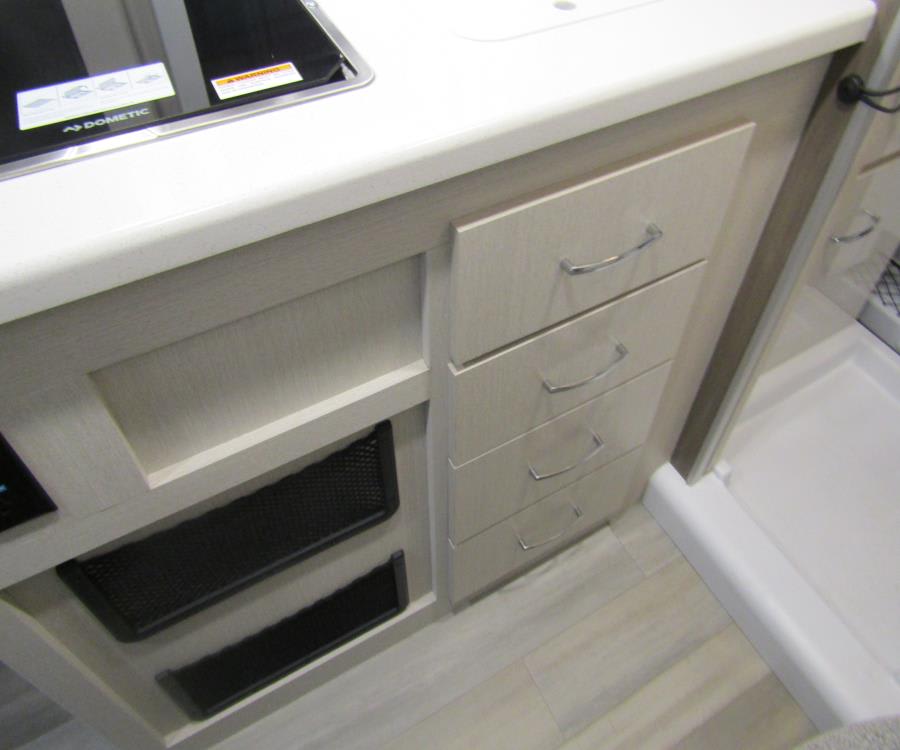 2026 Thor Motor Coach RIZE — photo 16 view