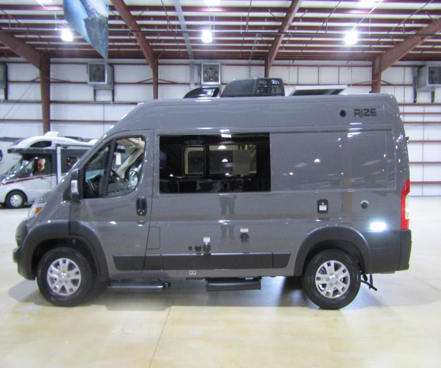 2026 Thor Motor Coach RIZE — photo 23 view
