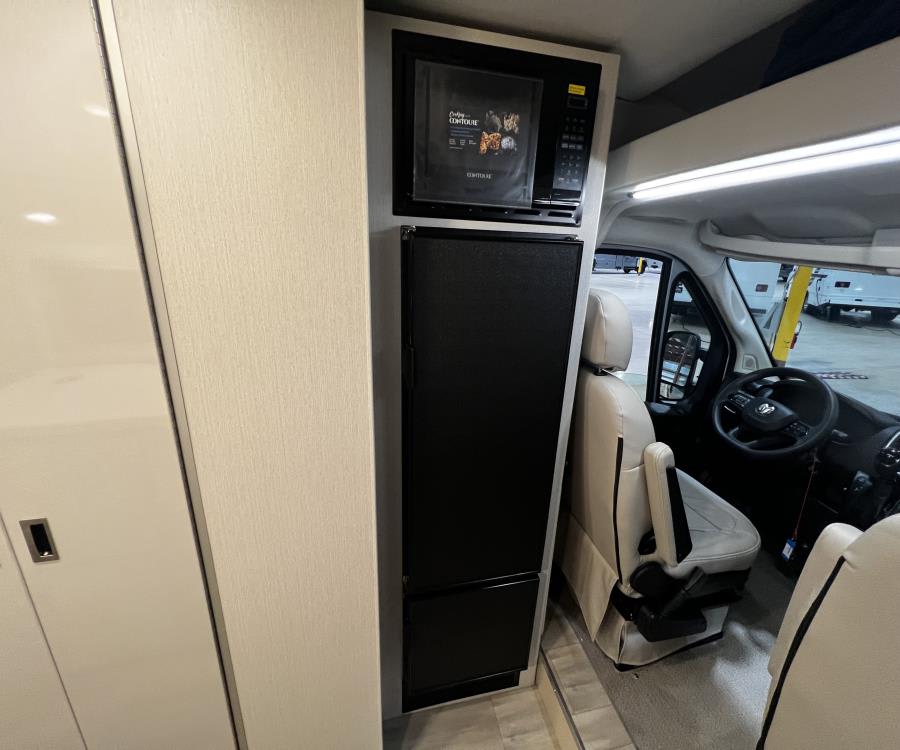 2026 Thor Motor Coach TELLARO — photo 8 view