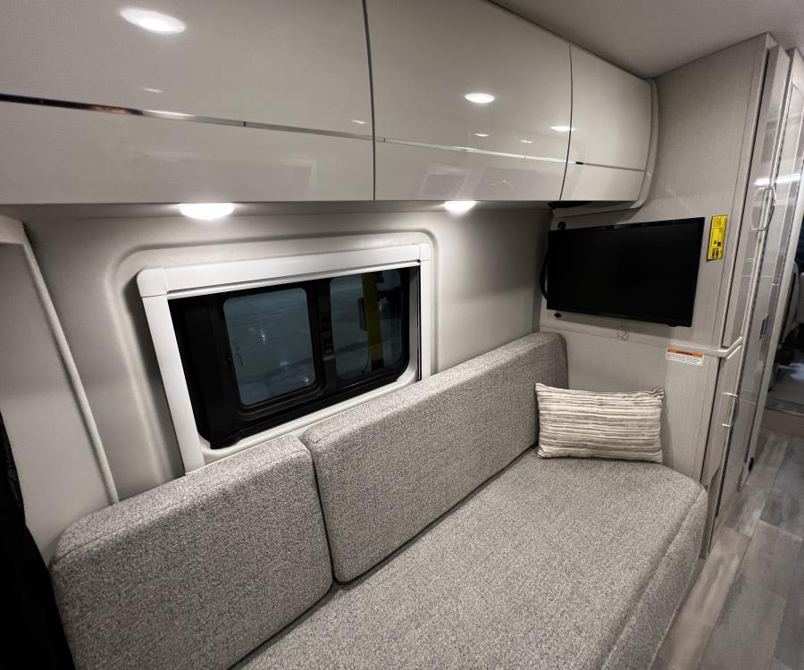 2026 Thor Motor Coach TELLARO — photo 18 view