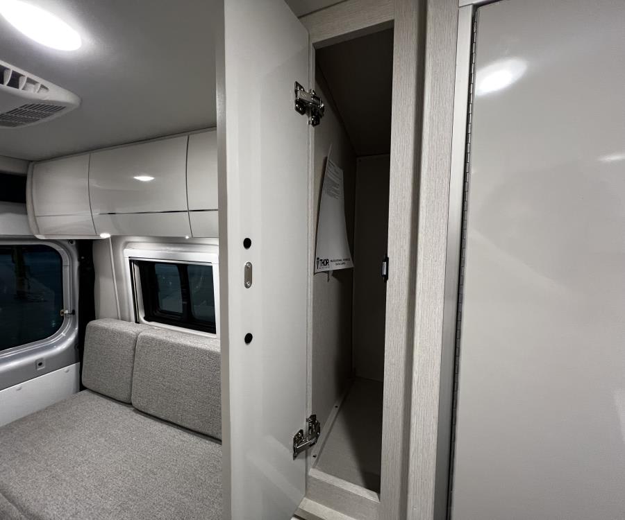 2026 Thor Motor Coach TELLARO — photo 21 view