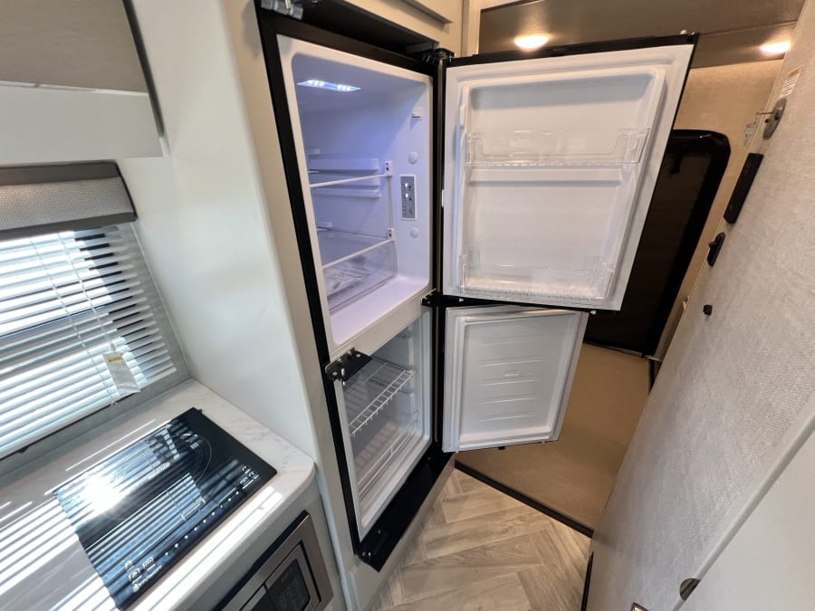 2026 Thor Motor Coach GEMINI TRIP — photo 11 view