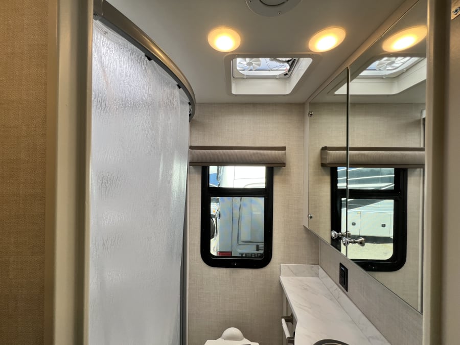 2026 Thor Motor Coach GEMINI TRIP — photo 27 view