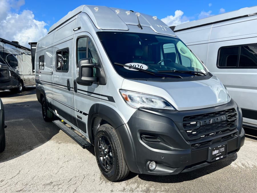 2026 Winnebago SOLIS