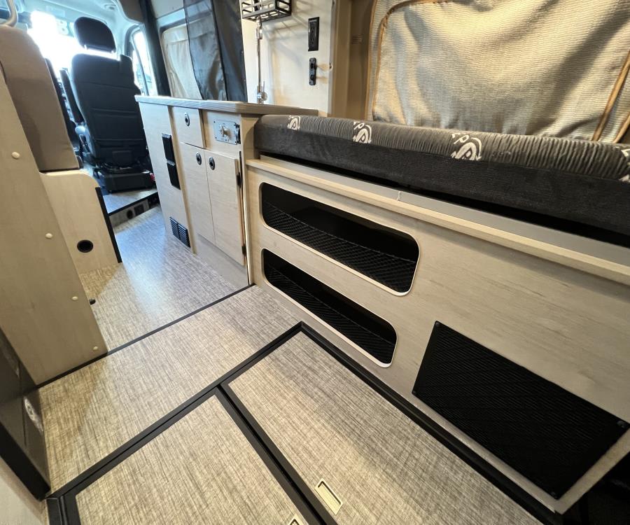 2026 Winnebago SOLIS — photo 14 view