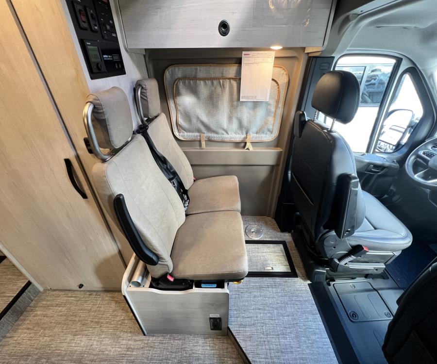 2026 Winnebago SOLIS — photo 16 view