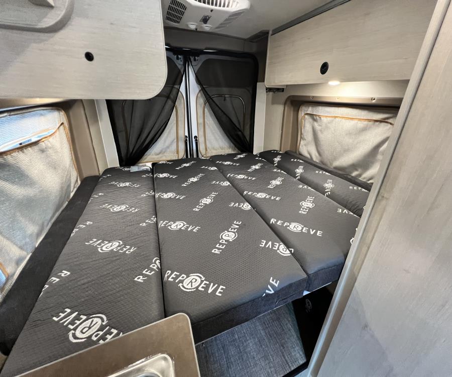 2026 Winnebago SOLIS — photo 23 view