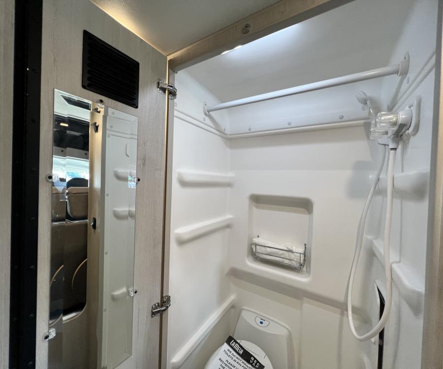 2026 Winnebago SOLIS — photo 25 view