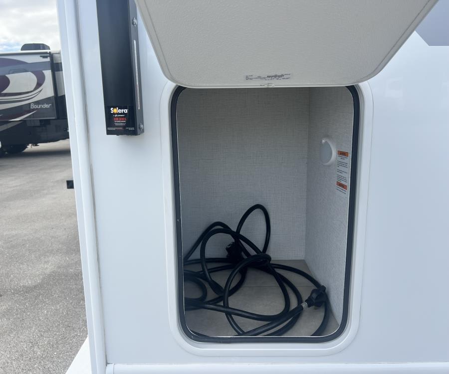 2026 Thor Motor Coach CHATEAU — photo 22 view