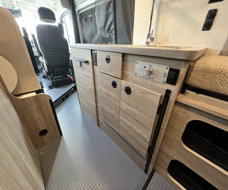 2026 Winnebago SOLIS — photo 13 view