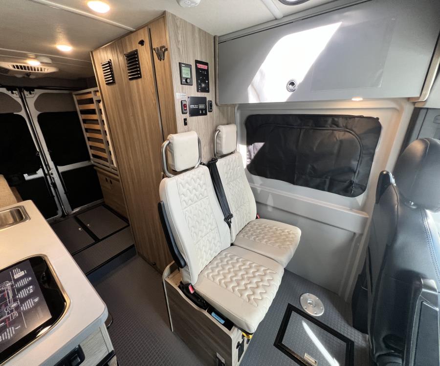 2026 Winnebago SOLIS — photo 14 view