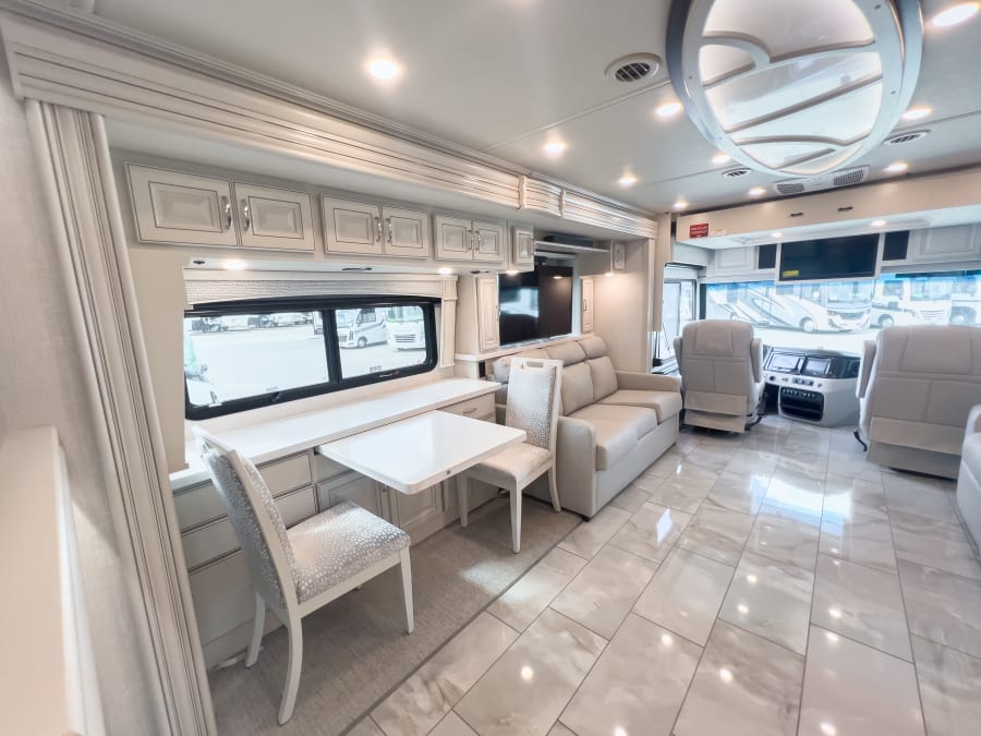 2026 Fleetwood DISCOVERY — photo 15 view