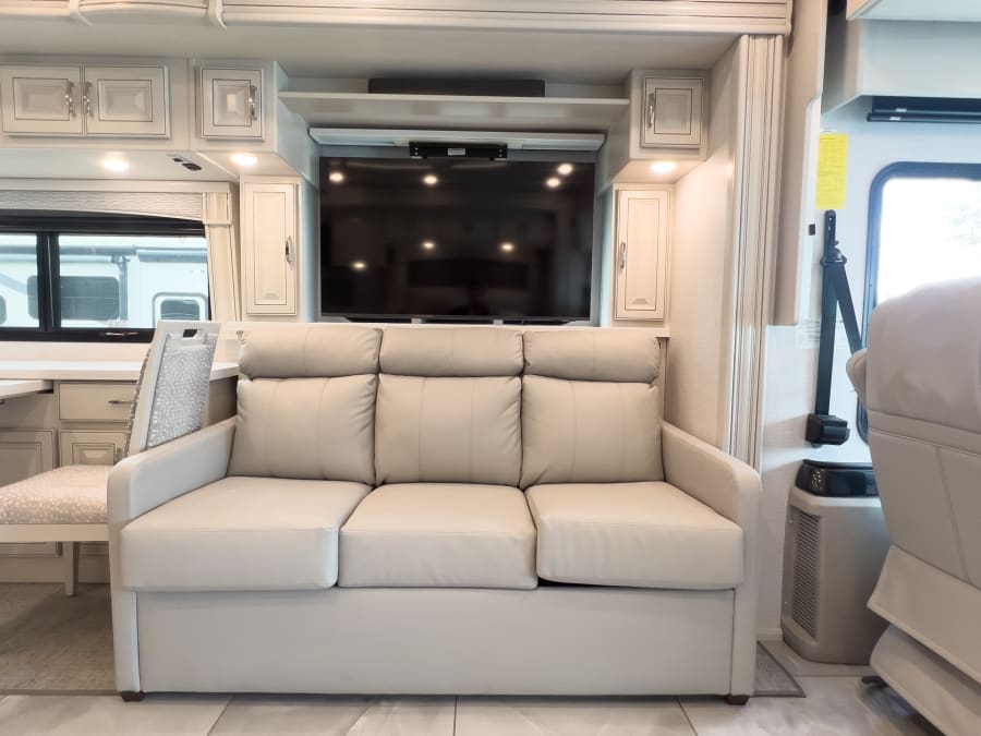 2026 Fleetwood DISCOVERY — photo 16 view