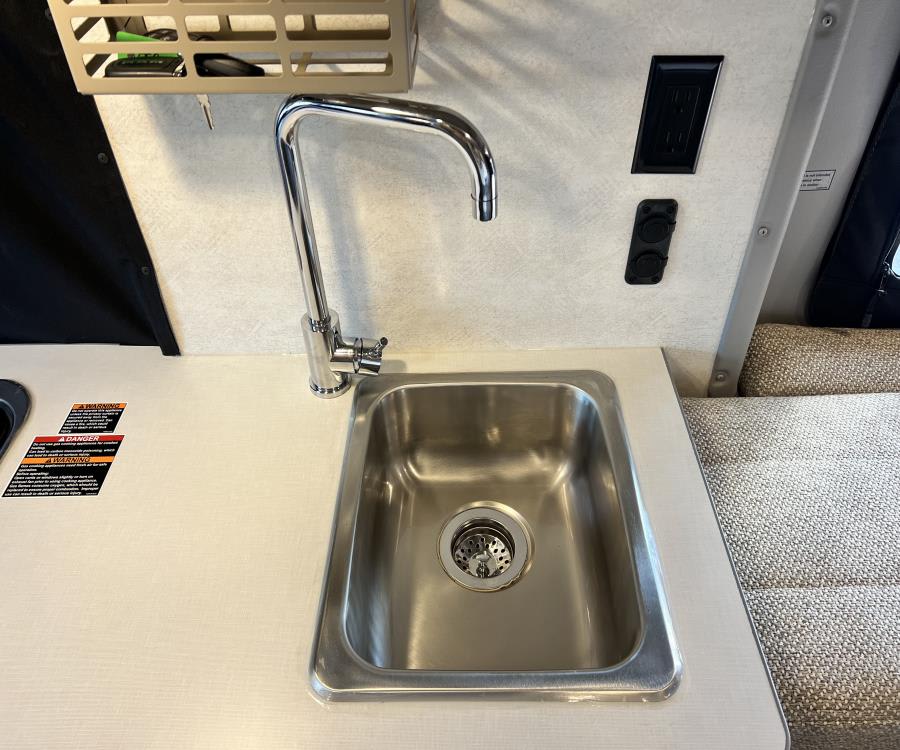 2026 Winnebago SOLIS — photo 7 view