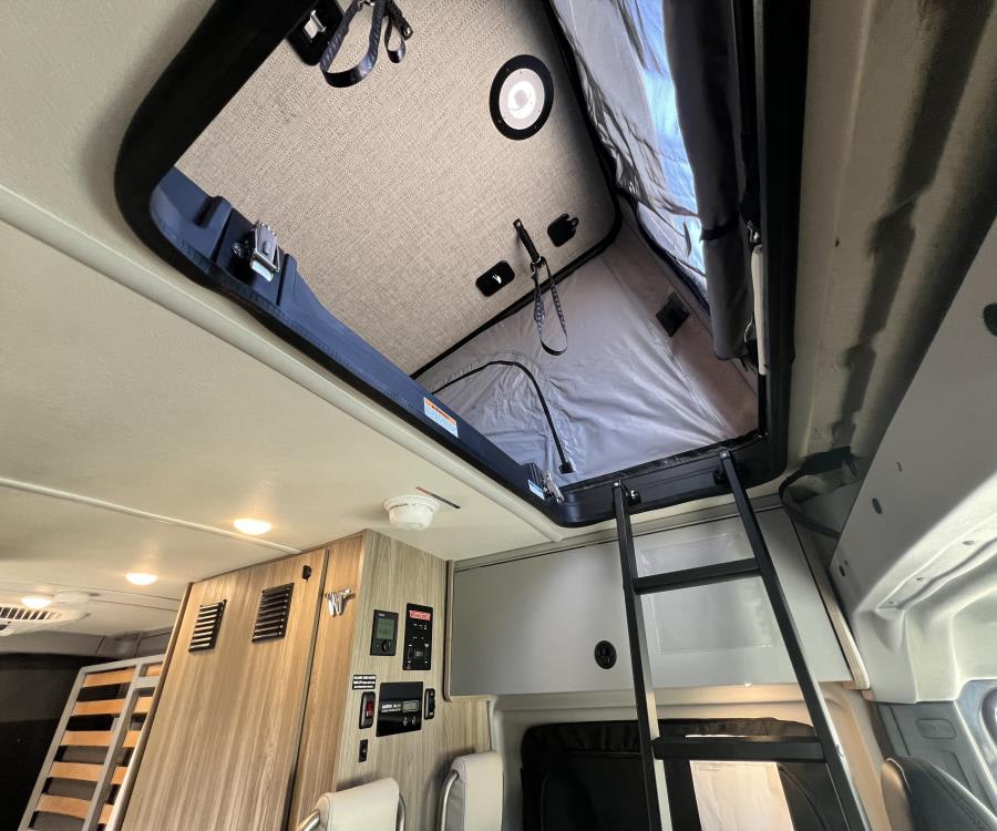 2026 Winnebago SOLIS — photo 30 view