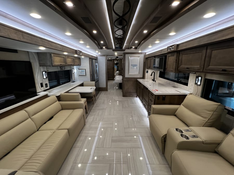 2026 Tiffin PHAETON — interior view