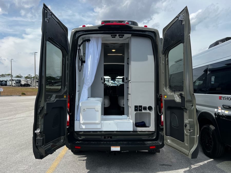 2026 Thor Motor Coach TALAVERA — side profile view