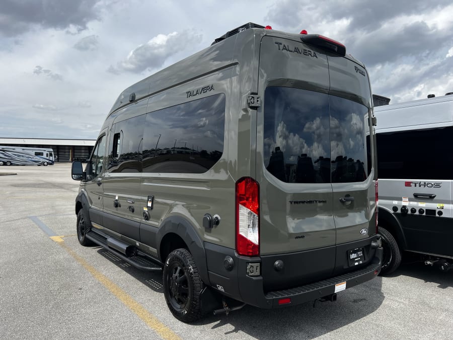 2026 Thor Motor Coach TALAVERA — photo 22 view